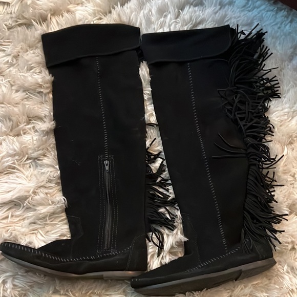 Minnetonka black suede vintage style hippie boho festive tall boots with fringe - Picture 9 of 9